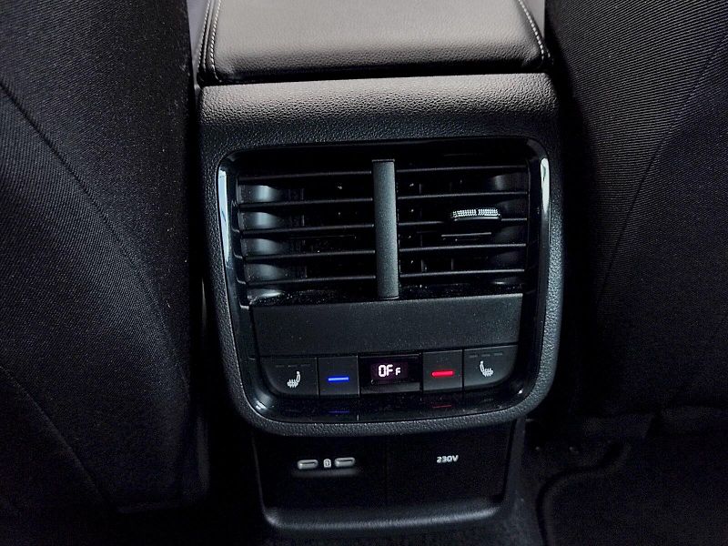 Škoda Octavia (2023) combi SportLine 2,0 tdi 110 Kw - fotka 28 z 38