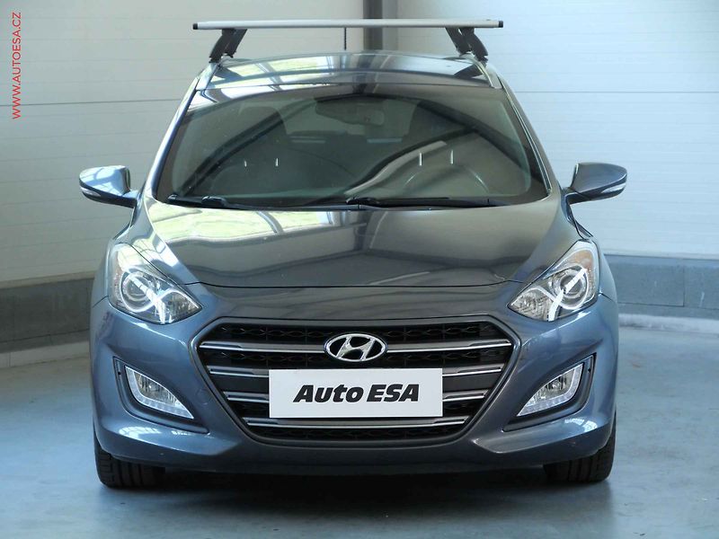Hyundai i30 (2017) 1.6GDi, ČR, ČR, výhř.sed. - fotka 2 z 19