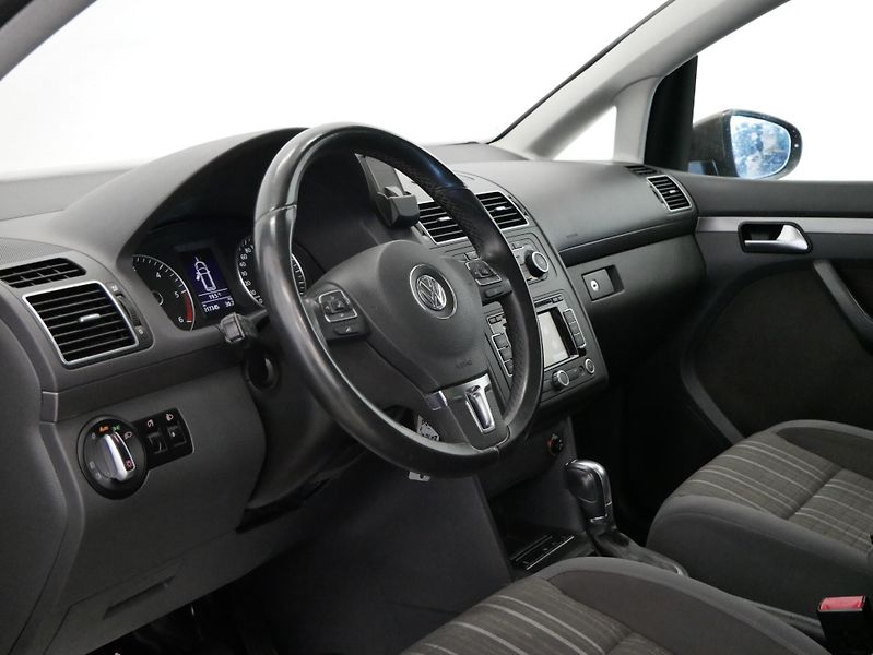 Volkswagen Touran - fotka 5 z 6