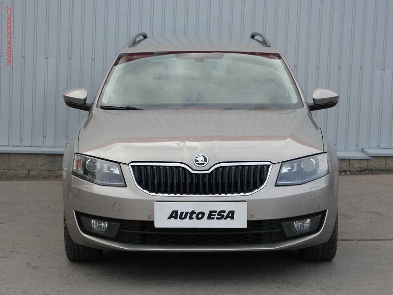 Škoda Octavia (2015) 2.0 TDi, ČR, Elegance - fotka 2 z 19