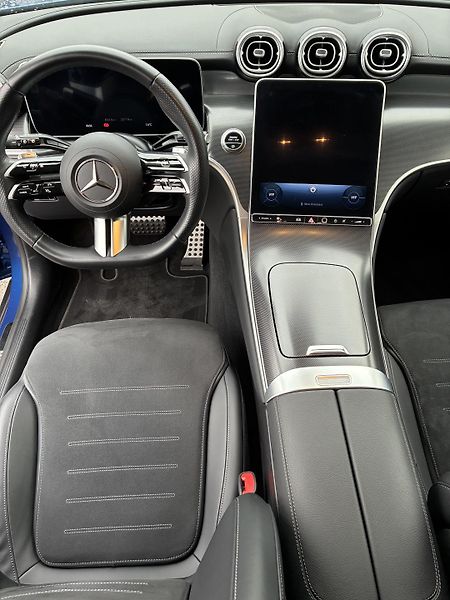 Mercedes-Benz GLC (2024) 220d 4MATIC - fotka 13 z 16