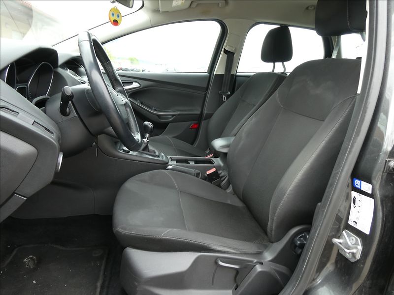 Ford Focus 1,5 Duratorq TDCI 95k kombi - fotka 14 z 38