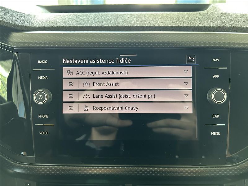 Volkswagen T-Cross 1,0   TSI,LIFE,2.MAJITEL - fotka 19 z 29