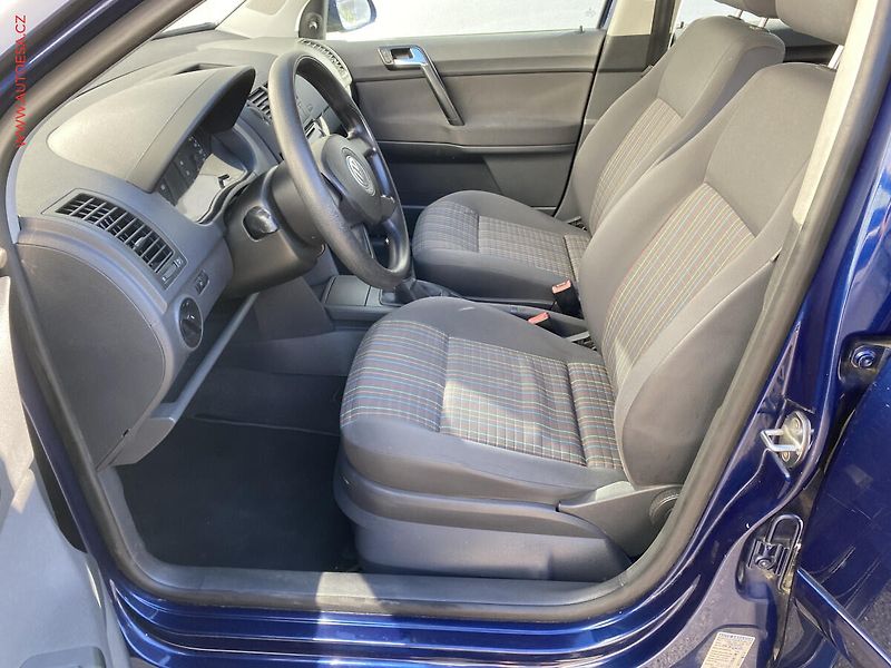 Volkswagen Polo (2006) 1.2 i, Klima - fotka 9 z 15