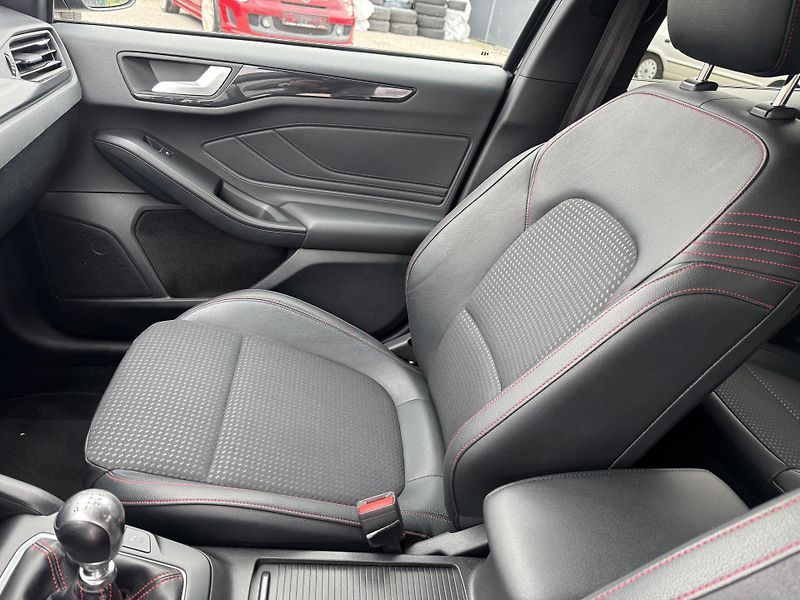 Ford Focus (2018) 2.0TDCi 110KW 1.Majitel ST  - fotka 16 z 34