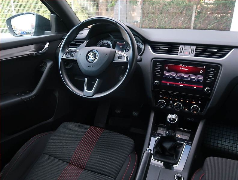 Škoda Octavia (2019) Style 1.6 TDI, Tempomat - fotka 7 z 18