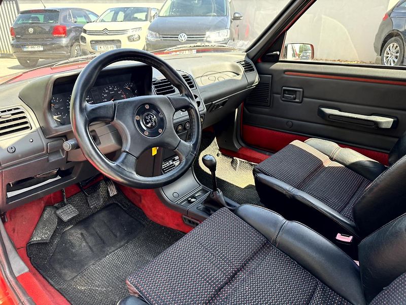 Peugeot 205 GTI 1.9 88 kW - fotka 7 z 16