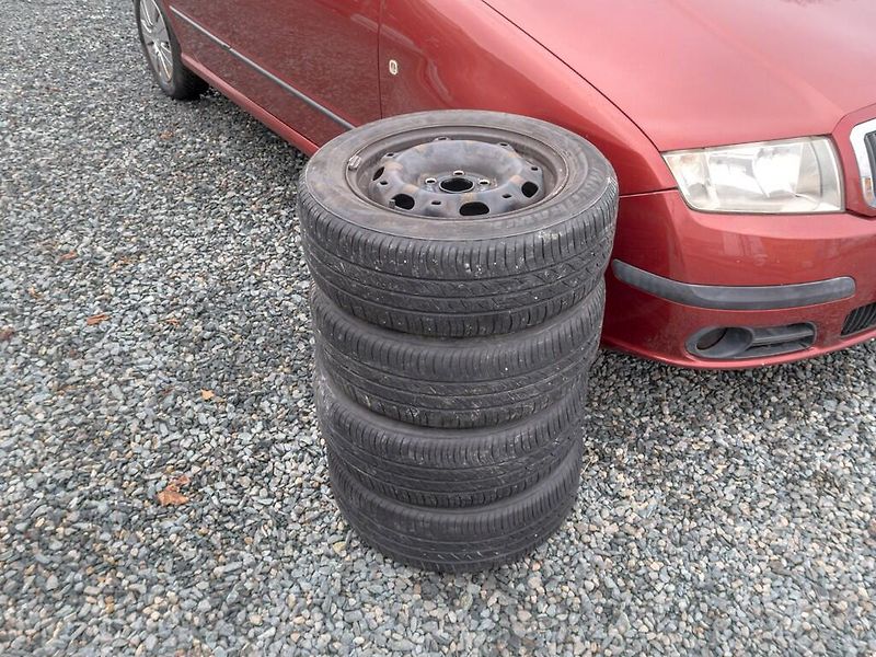 Škoda Fabia (2004) 1.4TDI 55KW – 2x KOLA - fotka 32 z 34