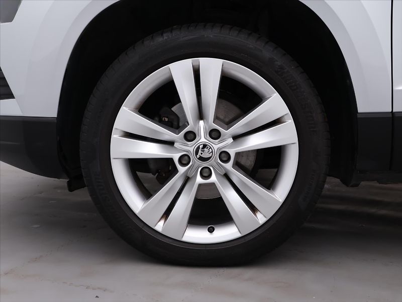 Škoda Karoq 1,6 TDI DSG Style Sport Navi - fotka 32 z 39