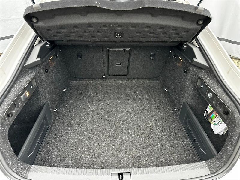 Škoda Superb 2,0 110kW DSG, CZ - fotka 15 z 41
