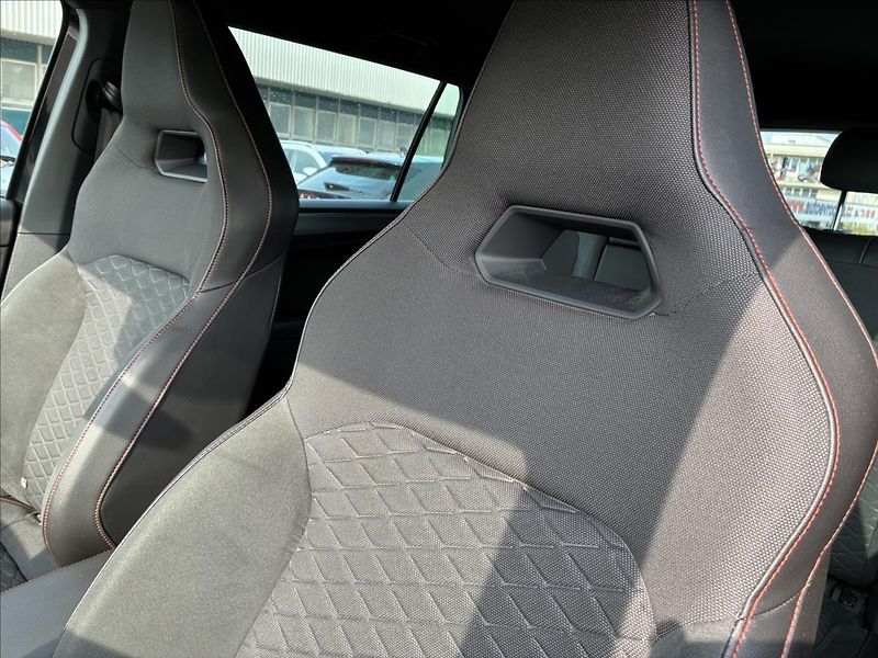 Seat Tarraco 2,0 TDI FR MANUÁL TAŽNÉ KAMERA - fotka 13 z 37