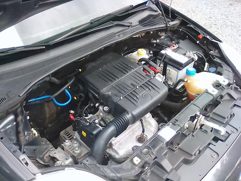 Fiat Punto (2010) 1.2i , 2.majitel - fotka 29 z 32