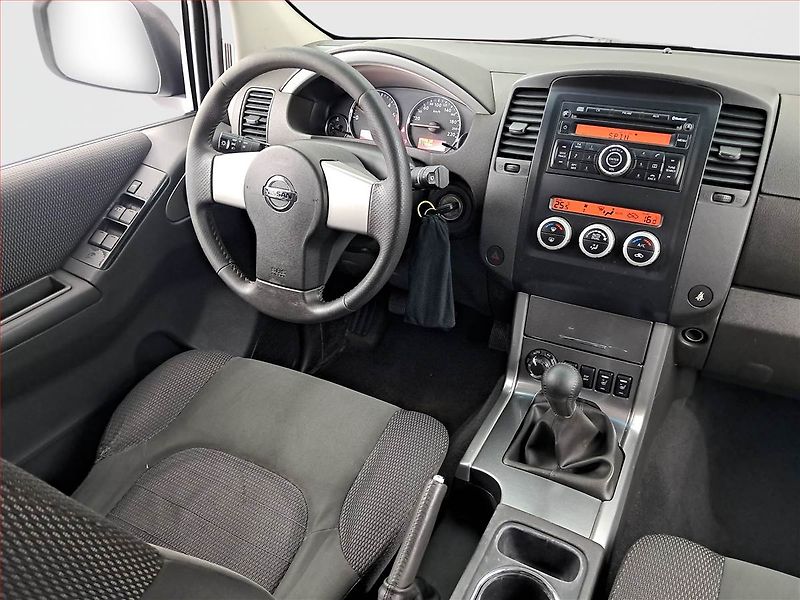 Nissan Pathfinder (2010) 2.5 dCi, 4X4, 7 míst - fotka 7 z 17
