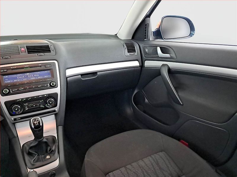 Škoda Octavia (2011) 1.6 TDI, po STK, Tažné - fotka 8 z 19