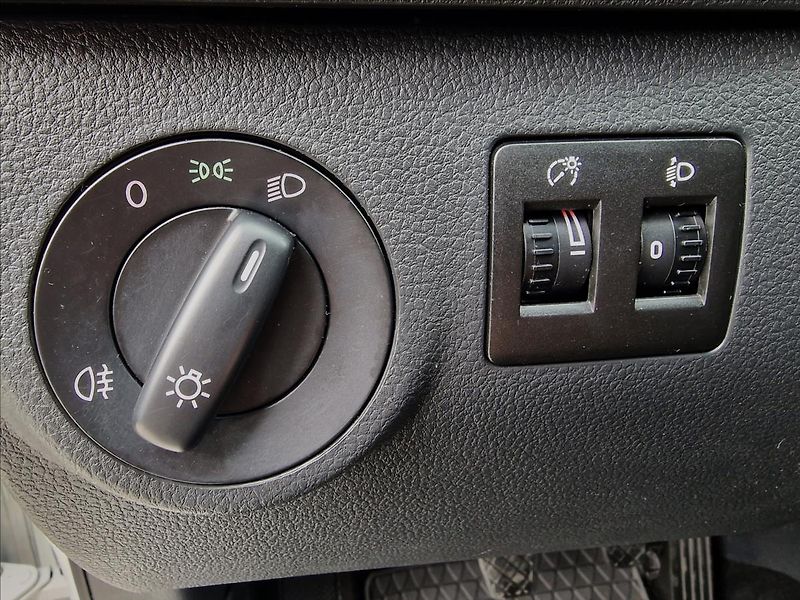 Volkswagen Caddy 1.4 TGI Maxi, původ ČR,1.Maj. - fotka 35 z 48