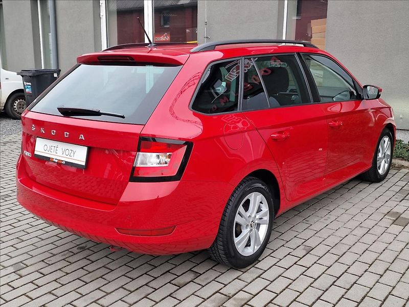 Škoda Fabia 1.0 TSI TOUR,ČR,1.Majitel - fotka 10 z 48