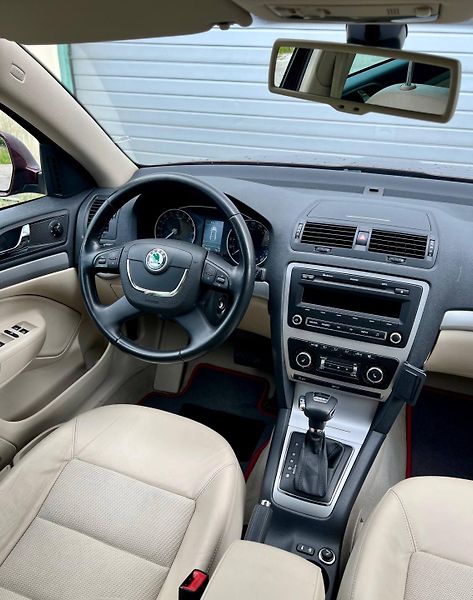 Škoda Octavia (2010) Elegance 2010 ZACHOVALÁ - fotka 12 z 26