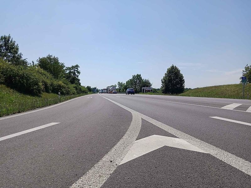 Místo dvou pruhů nová dálnice. Automobilová doprava z Brna do Vídně by se měla zkrátit o třicet minut.