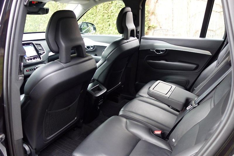Volvo XC90 (2015) Momentum 2.0 D5 AWD 165 kW - fotka 11 z 34