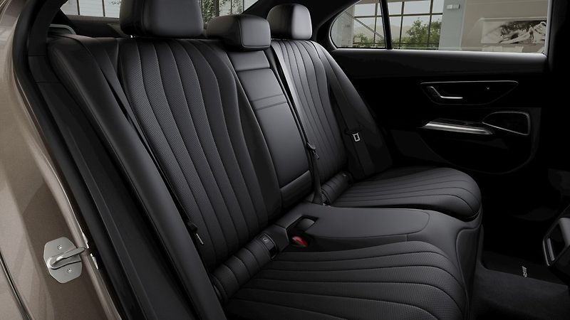 Mercedes-Benz Třídy E (2026) 220 d 4MATIC Linie AMG - fotka 7 z 8