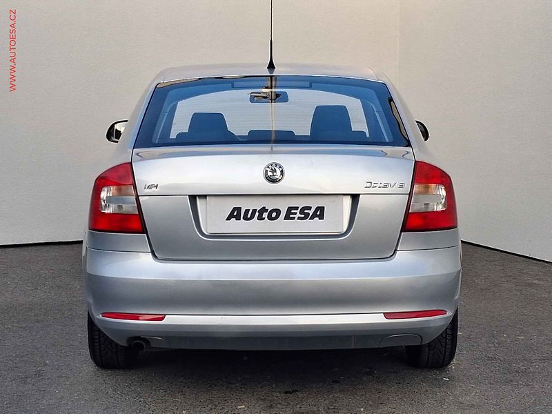 Škoda Octavia (2009) 1.6MPi, 2.maj,ČR, El.výbava - fotka 5 z 14