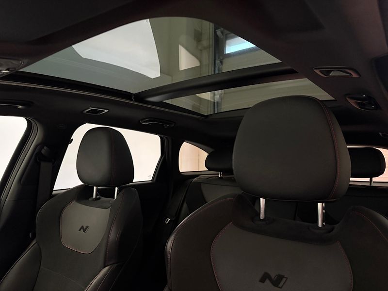 Hyundai i30 (2021) MHEV 1.5 TGDi N-line kombi - fotka 41 z 43