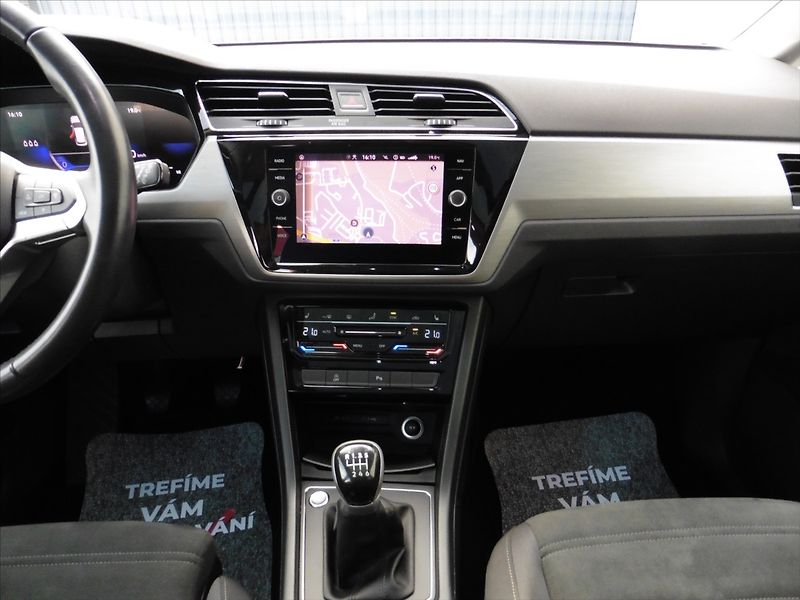 Volkswagen Touran 1,5 TSi Highline Navi - fotka 10 z 18