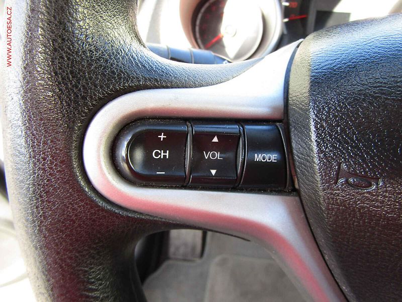 Honda Jazz (2011) 1.3i, ČR, Navi, AC - fotka 12 z 17