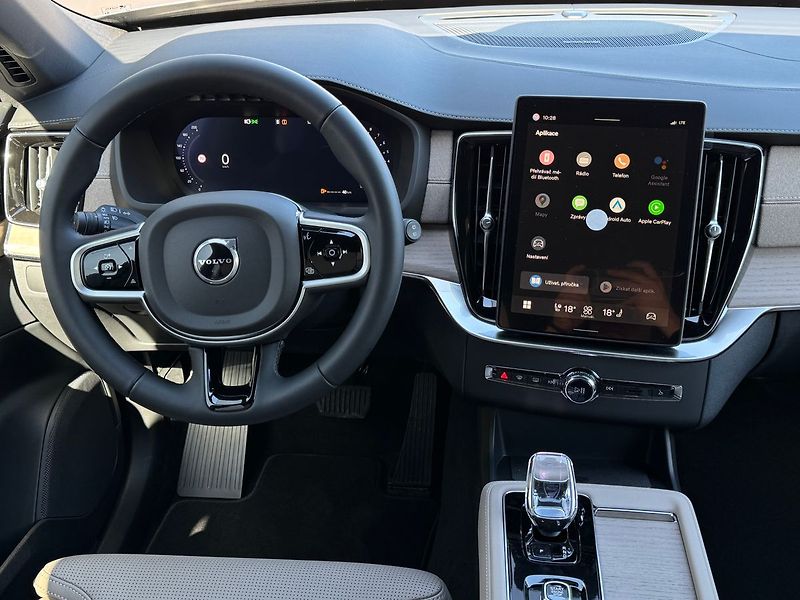 Volvo XC90 PLUS B5, VZDUCH, 360° - fotka 21 z 22