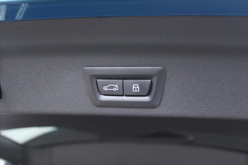 Mini Countryman 2.0i 131kW ALL4 SERVIS KN. ČR - fotka 28 z 28