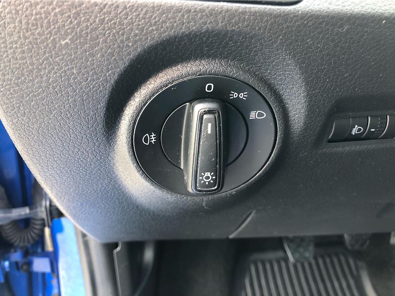 Škoda Fabia COMBI 1.0 TSi ACTIVE - fotka 16 z 27