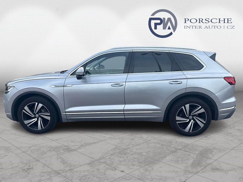 Volkswagen Touareg Elegance 3.0TDi 210kW A8 4x4 - fotka 3 z 27