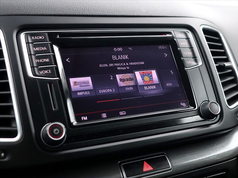 Volkswagen Sharan 2,0 TDI 135kW Comfortline DSG - fotka 26 z 39