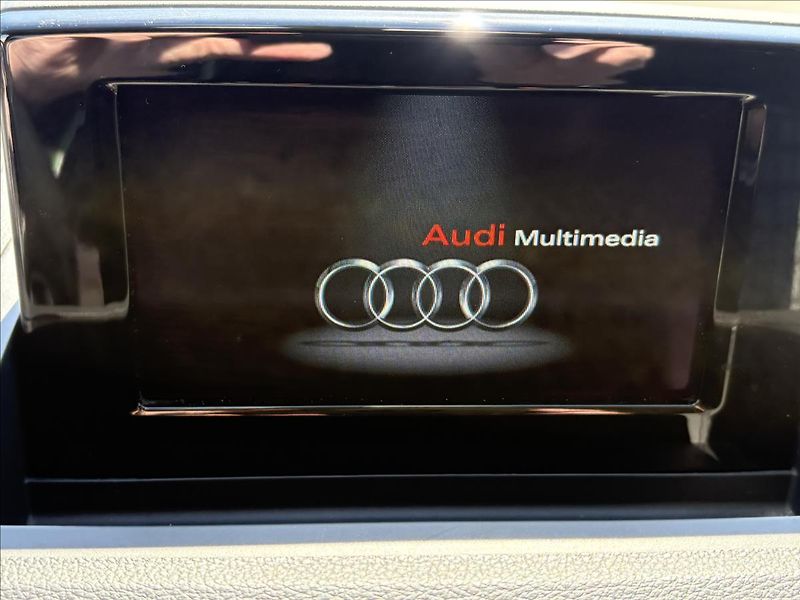 Audi Q3 2,0 TDi 103kW Xenon,Výhřev,Nav - fotka 15 z 33