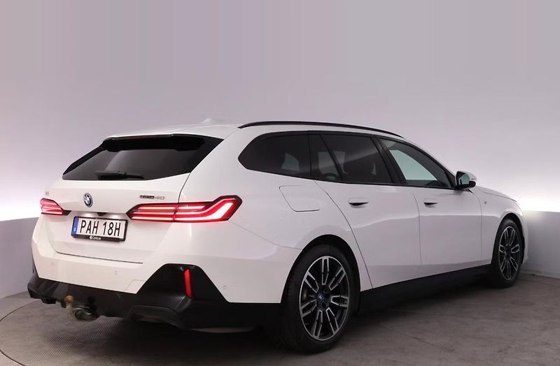 BMW i5 eDrive40 Touring M SoH 97% Taž - fotka 4 z 26