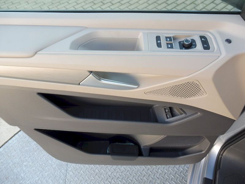 Volkswagen Multivan (2026) Long Life 1,5 TSI PHEV 180kW D - fotka 20 z 30