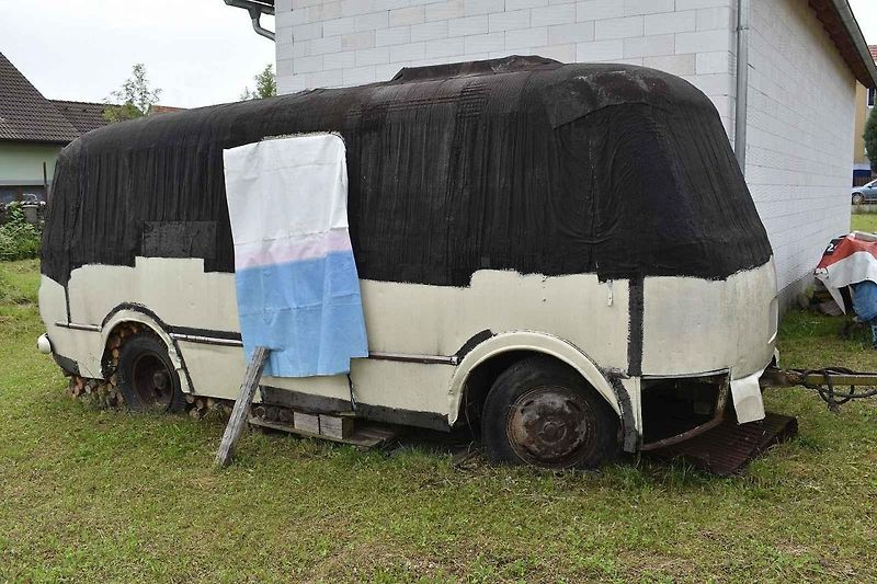 Tomuto autobusu je přesně padesát let. A je zcela původní