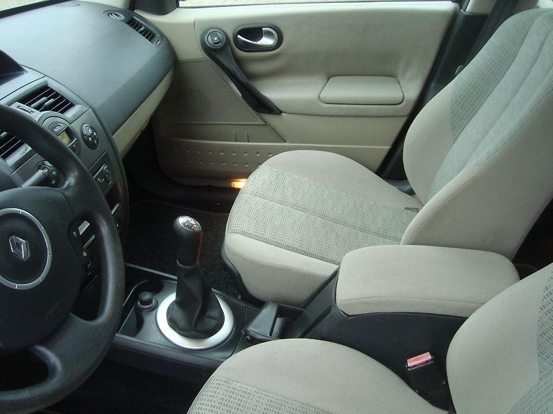 Renault Mégane (2006) 1,5dci - fotka 10 z 13