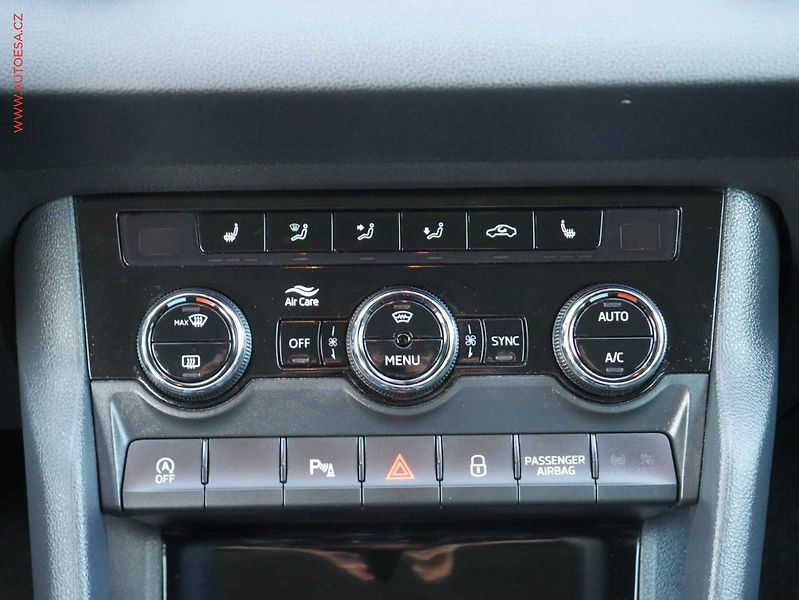 Škoda Karoq (2020) 1.6 TDi, ČR, Style. TZ, navi - fotka 14 z 17