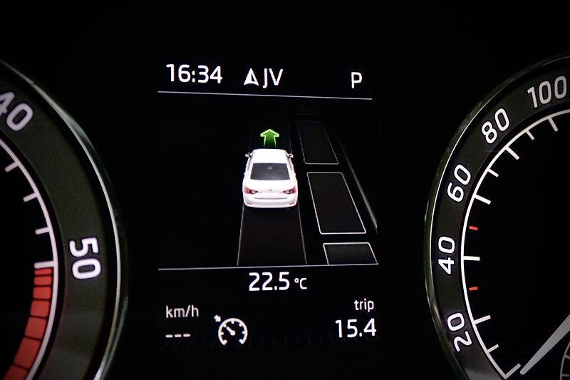 Škoda Superb 3 2.0 TDI 140 kW DSG L&K - fotka 30 z 49