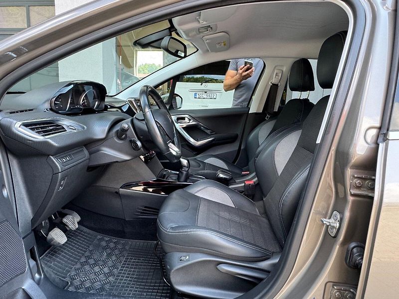 Peugeot 2008 (2016) 1.6 HDi GT-line - fotka 9 z 38