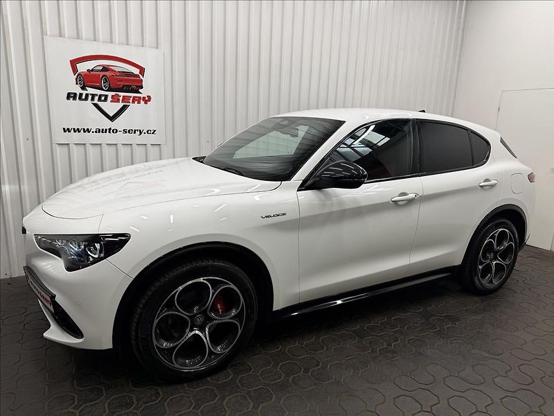 Alfa Romeo Stelvio VELOCE 154kW Q4 TAŽNÉ MATRIX - fotka 3 z 41