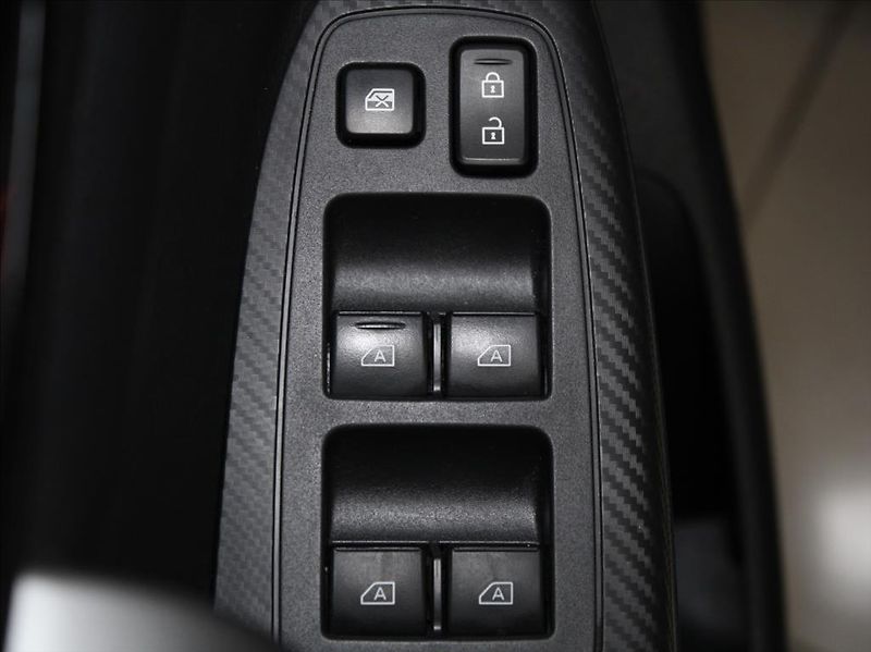 Mitsubishi Eclipse 2,4 PHEV Instyle Pano.1.maj.ČR - fotka 15 z 25