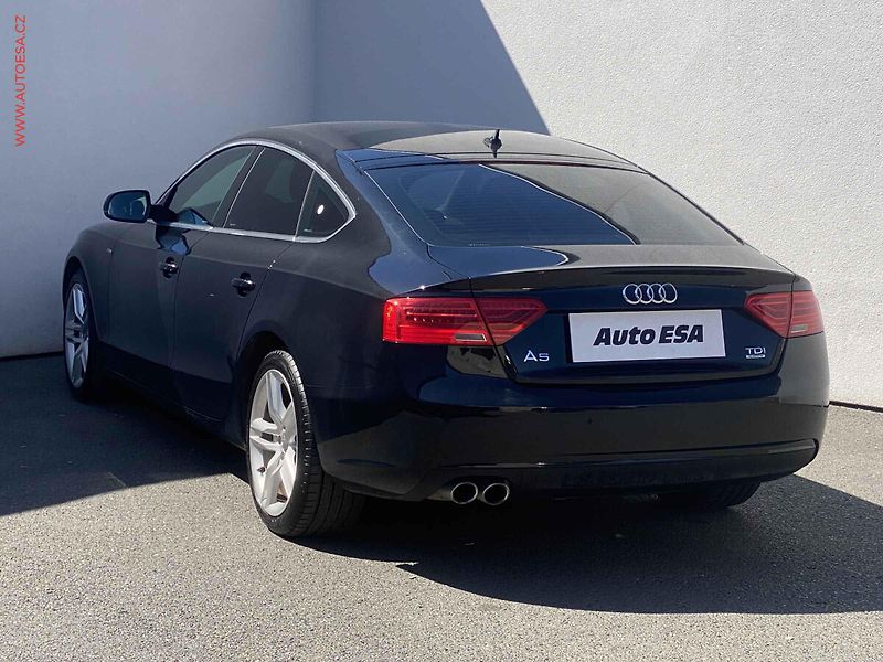 Audi A5 (2014) 2.0 TDi quattro, S-line, AT - fotka 6 z 21