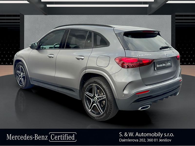 Mercedes-Benz GLA 200d 4MATIC Edition 140 Years - fotka 7 z 38