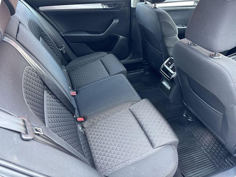Škoda Superb (2023) Combi 2.0 TDI DSG Ambition - fotka 10 z 33