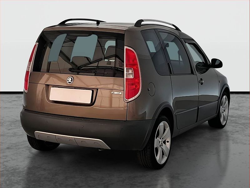 Škoda Roomster (2014) Scout 1.2 TSI, Automat - fotka 5 z 16
