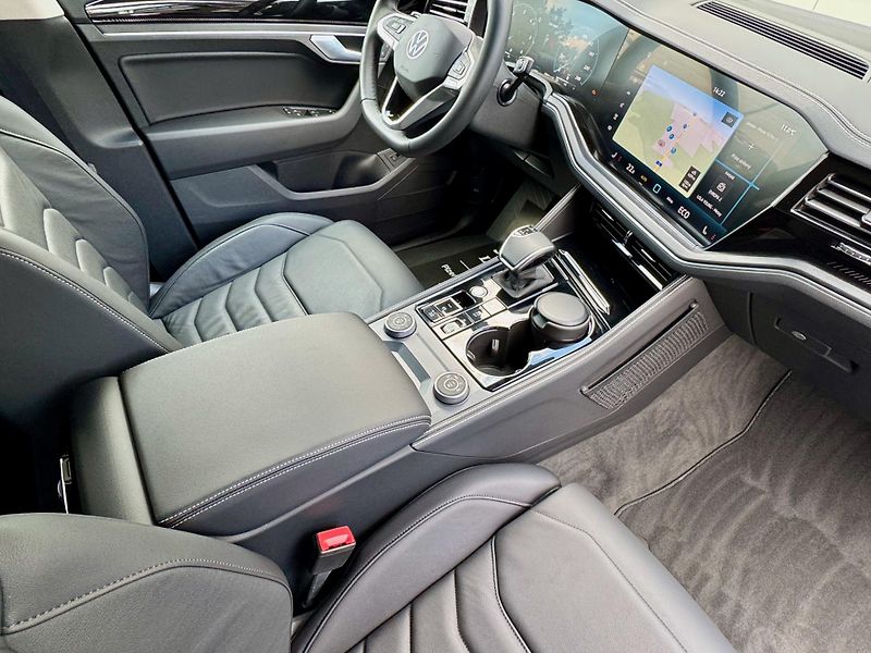 Volkswagen Touareg (2024) Model 2025, Kůže, VZDUCH,Tažné - fotka 20 z 40