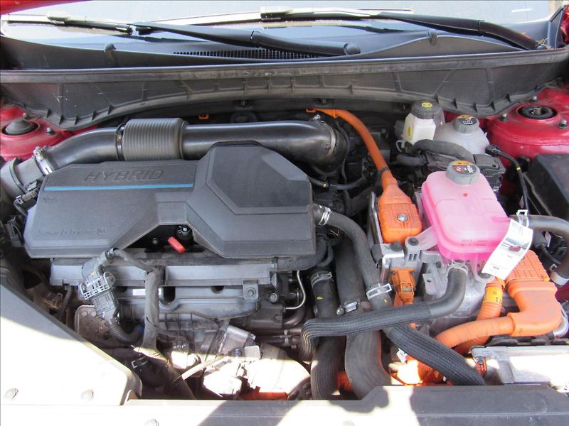Hyundai Tucson 1,6 T GDI Mild Hybrid AWD AUT - fotka 34 z 37