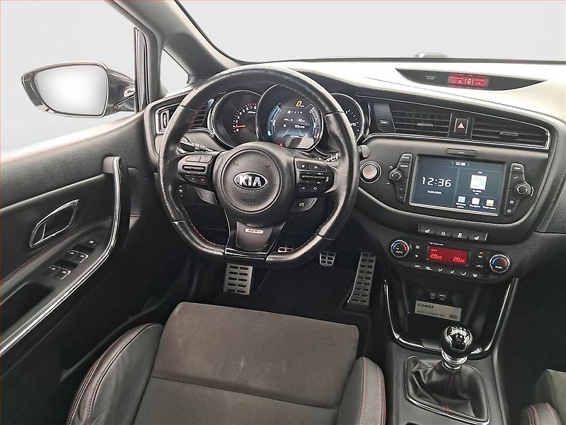 Kia Ceed (2017) 1.6 T-GDI GT, Serv.kniha, Kůže - fotka 7 z 21